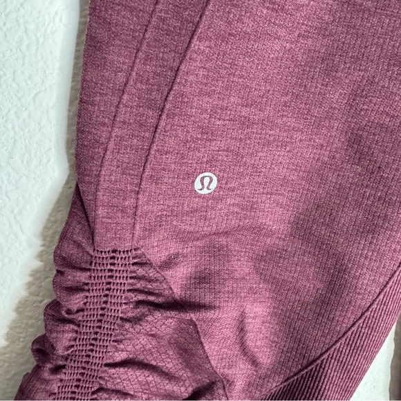 Lululemon ebb & flow maroon crop yoga leggings size 8 - Picture 4 of 5